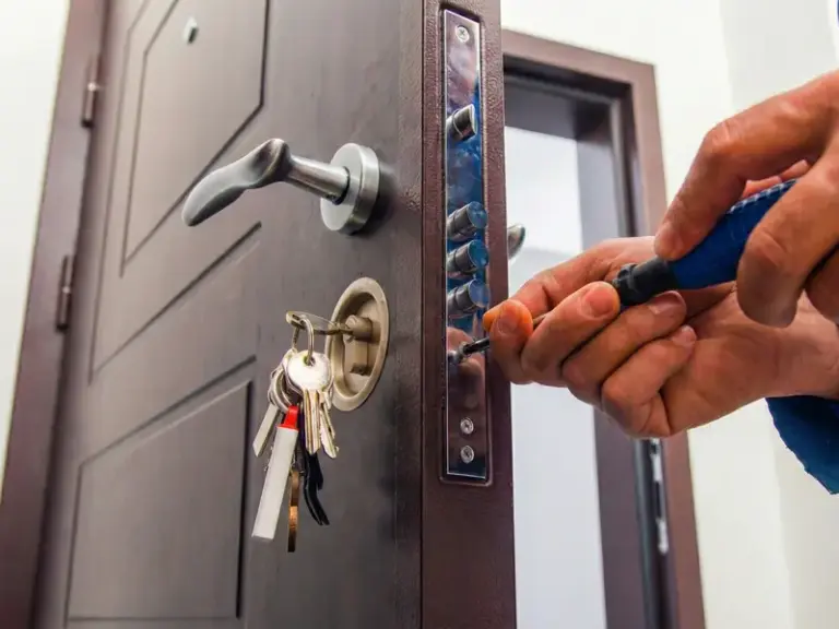 Porta blindada em Divinópolis – instalação e manutenção